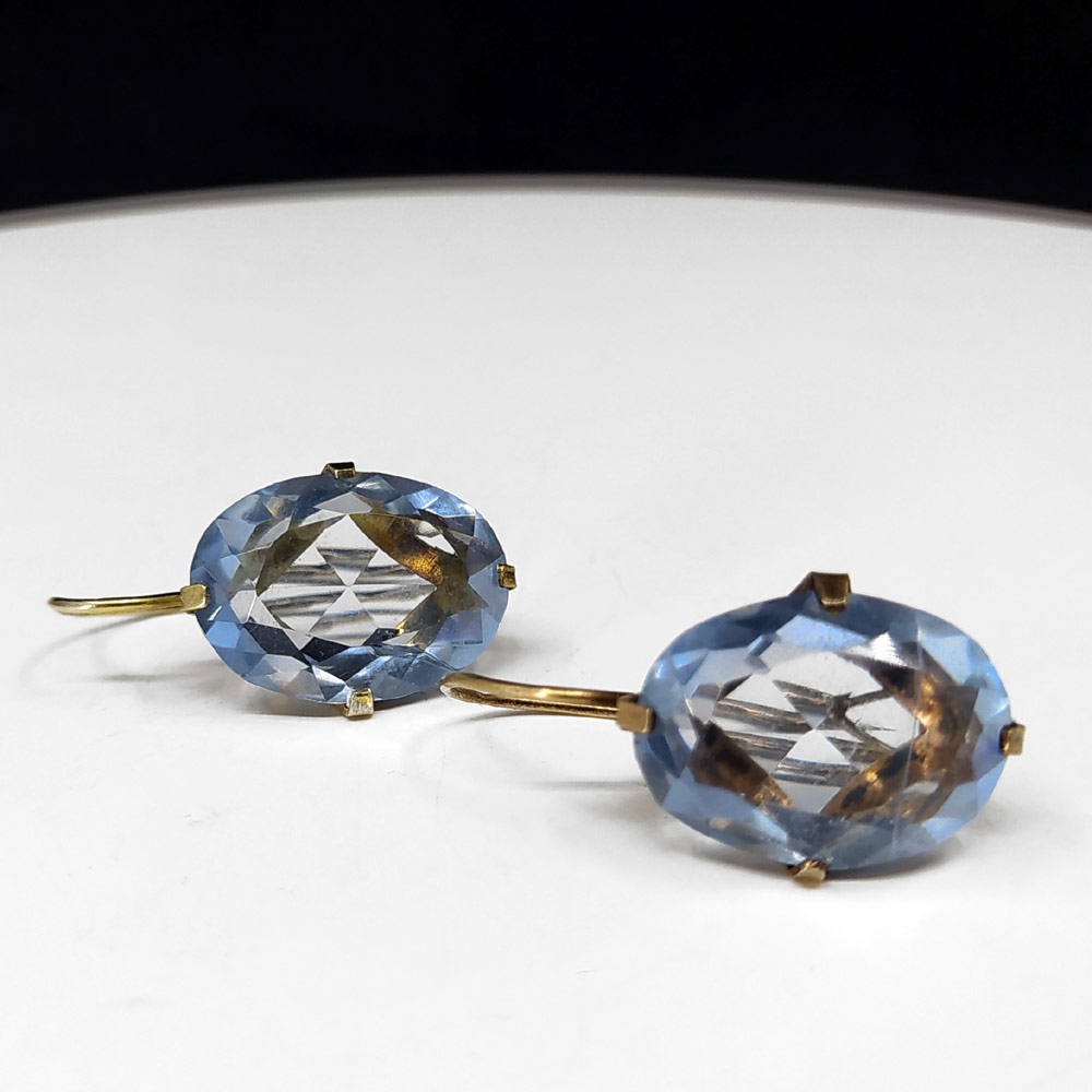 Stříbrné náušnice ze zlaceného stříbra se syntetickými modrými kameny
