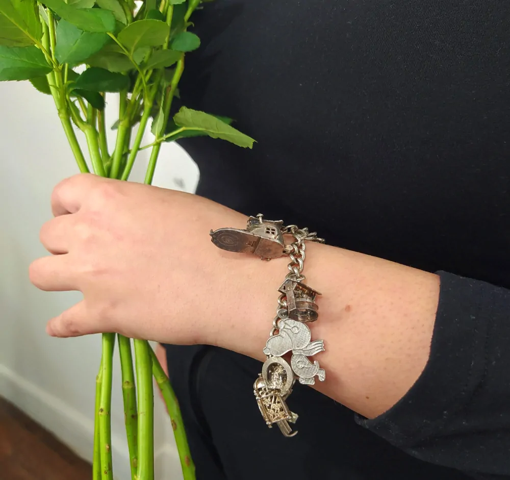 Stříbrný náramek s ověsky – Birmingham 1971–72