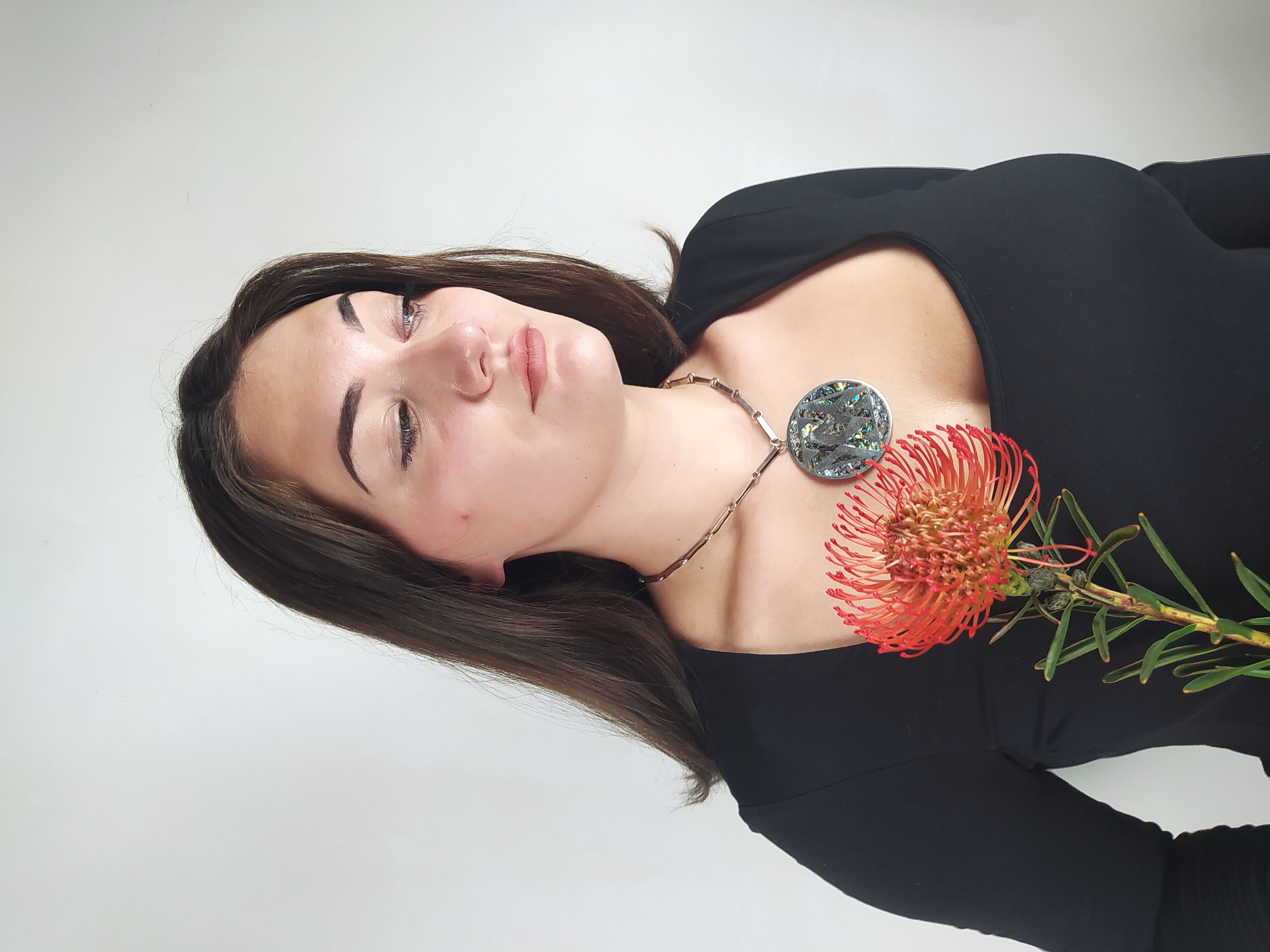 Geometrický stříbrný náhrdelník s perletí, Taxco, Mexiko