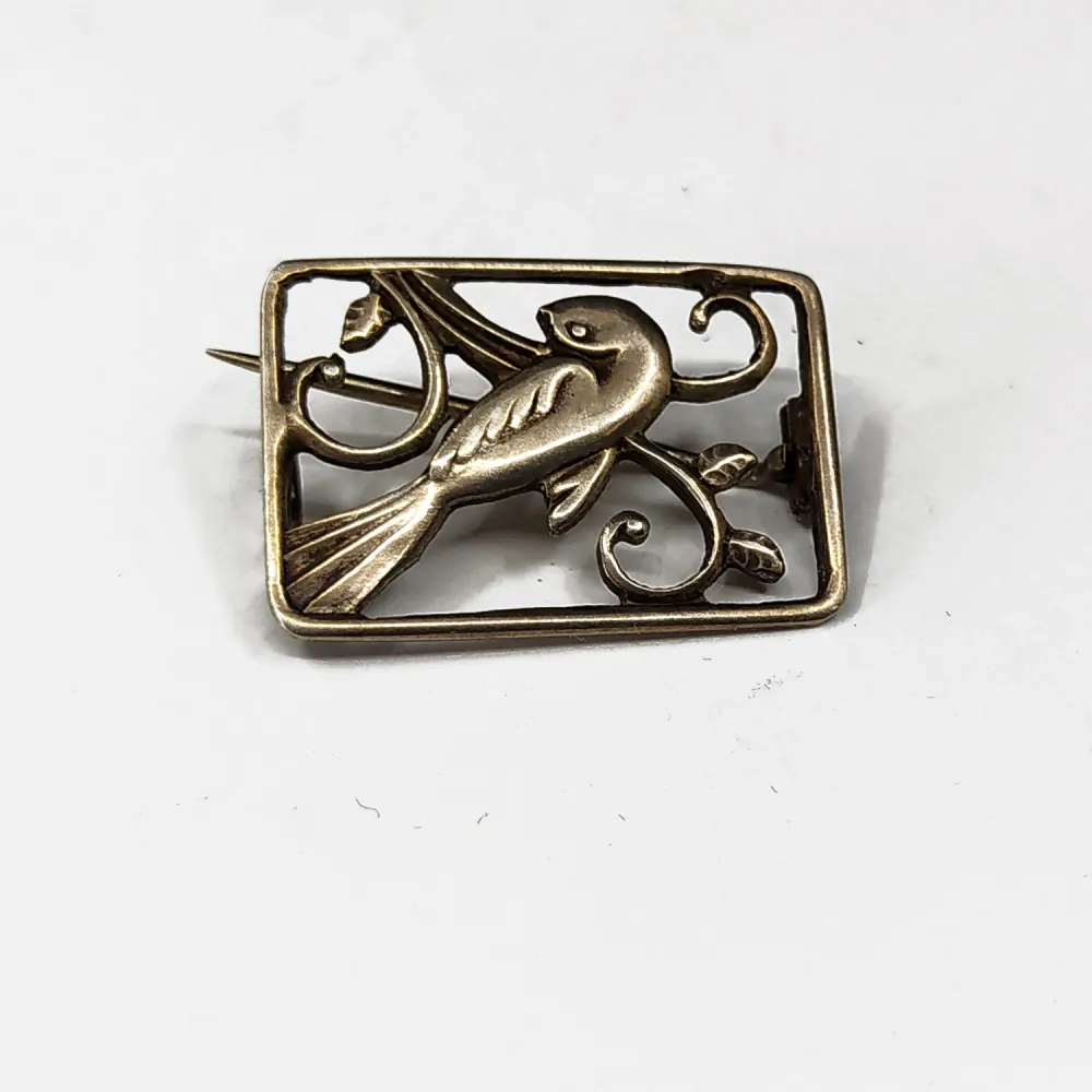 Stříbrná art deco brož – s motivem ptáčka
