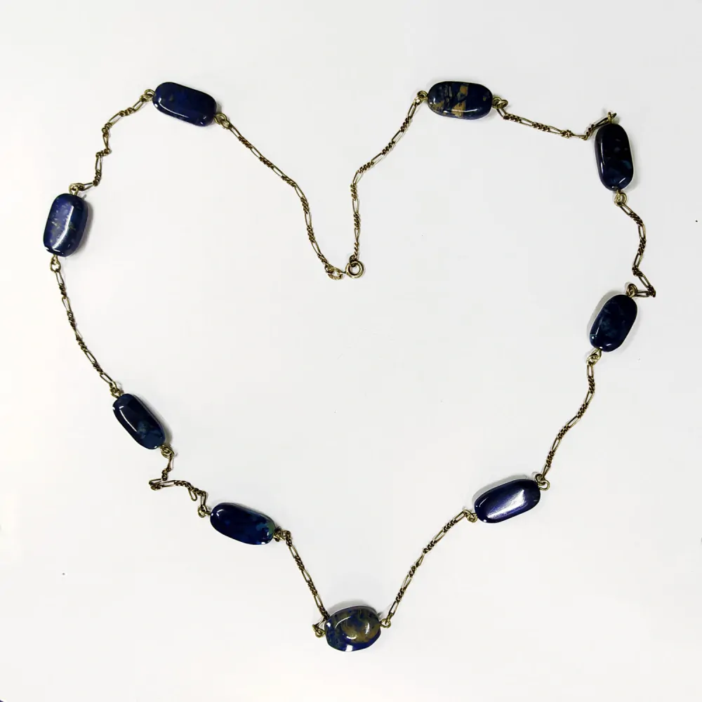 Stříbrný náhrdelník se skleněnou imitací přírodních kamenů