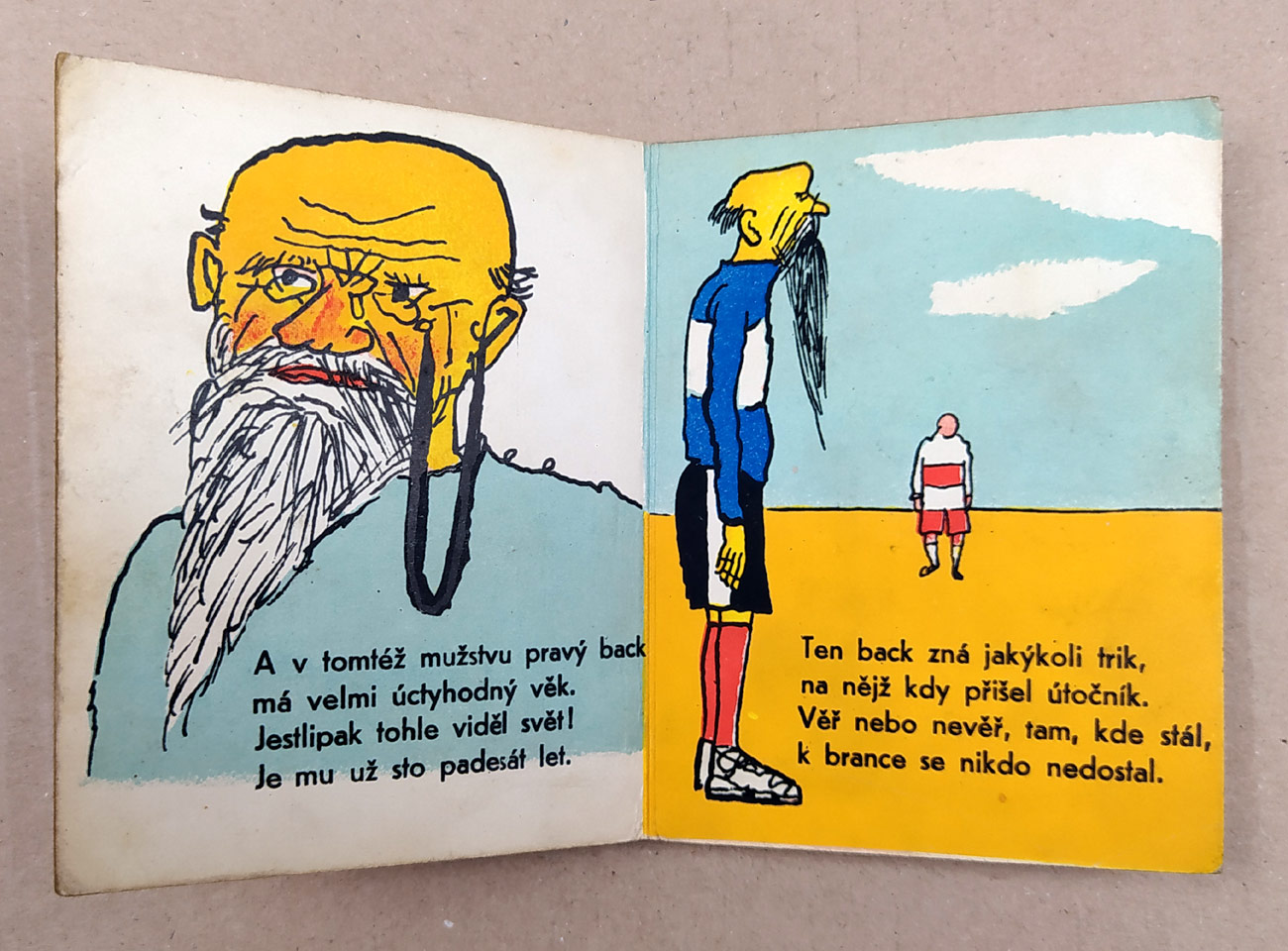 Na kopané – verše Ivan Blatný, ilustrace Kamil Lhoták