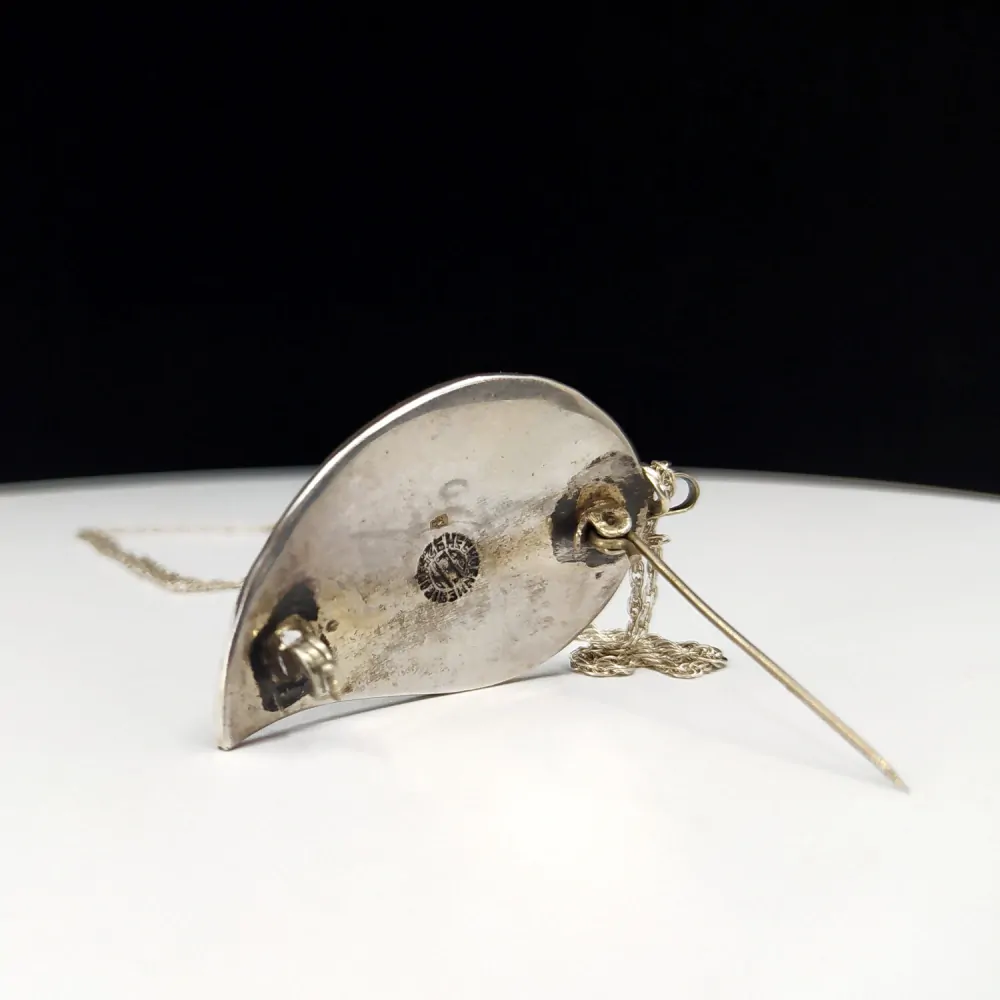 Stříbrný přívěsek s perletí ve tvaru listu s řetízkem – Mexiko