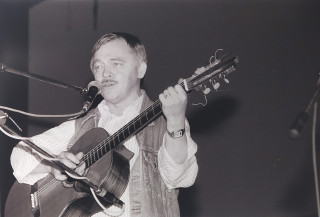 Rysová Hana – Karel Kryl, signovaná velkoformátová autorská fotografie, ca 1990