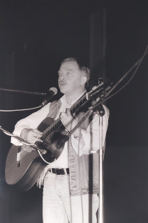 Rysová Hana – Karel Kryl, signovaná velkoformátová autorská fotografie, ca 1990