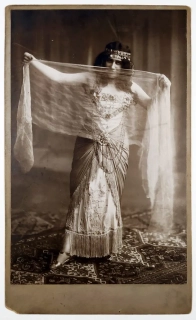 Schneider Ernst – Ema Destinnová, bromostříbrná fotografie, 1909–1920