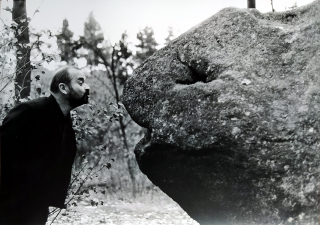 Rysová Hana – Jan Burian, Burianovo zavěšený kafe, signovaná autorská fotografie, ca 1990