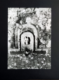 Rysová Hana – Lennonova zeď v Praze, signovaná autorská fotografie, ca 1980