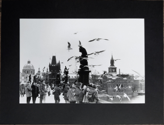 Rysová Hana – Karlův most v Praze, signovaná autorská fotografie, ca 1990